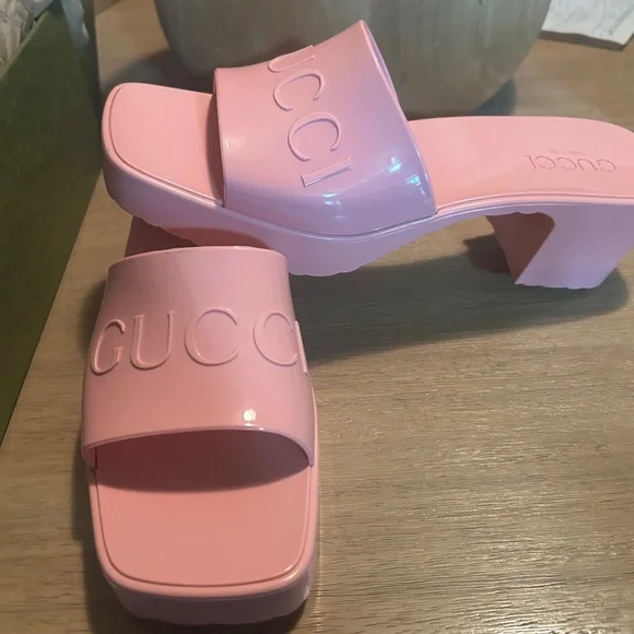 Gucci Women's Blush Pink Slide Sandals - Picture 1 of 5